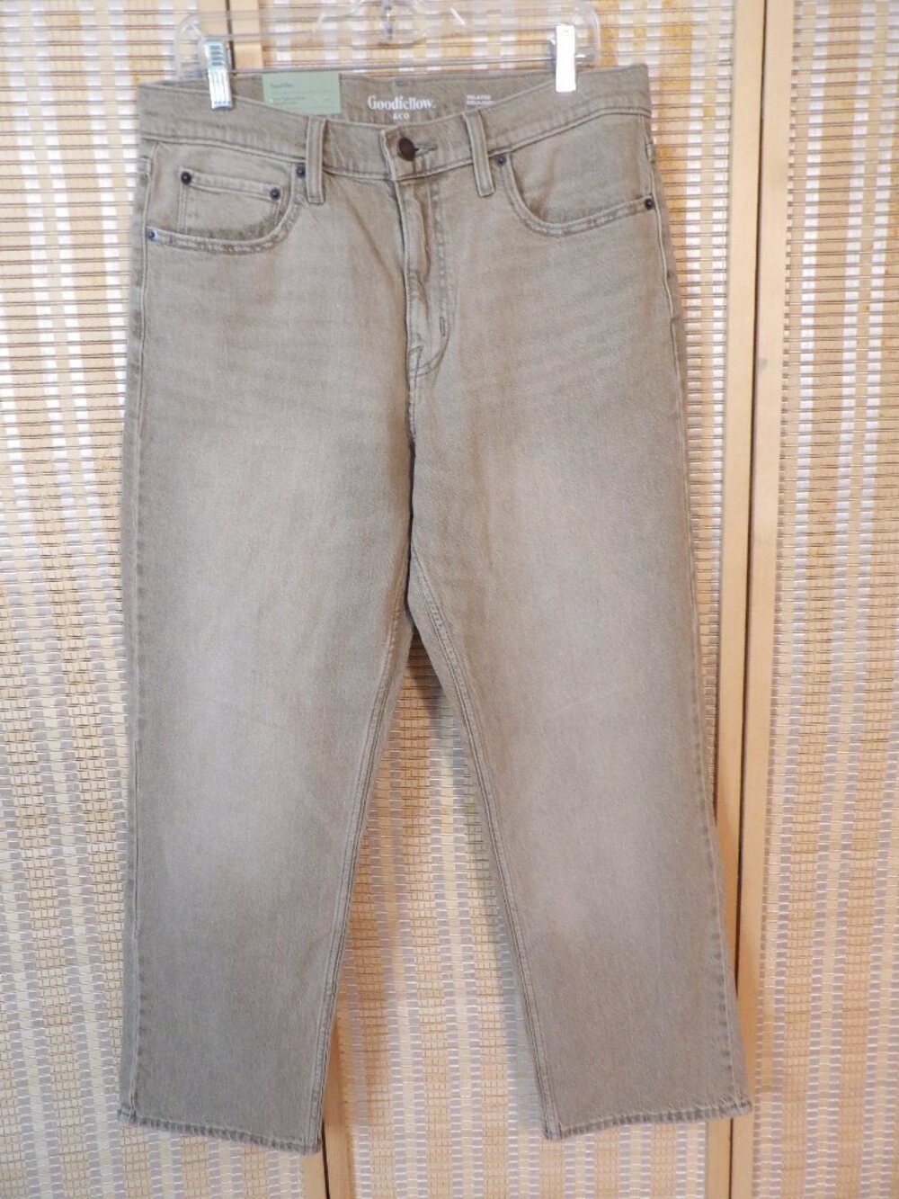 NWT Men's Goodfellow 32x30 Relaxed Fit Straight Leg Beige Total Flex Denim Jeans